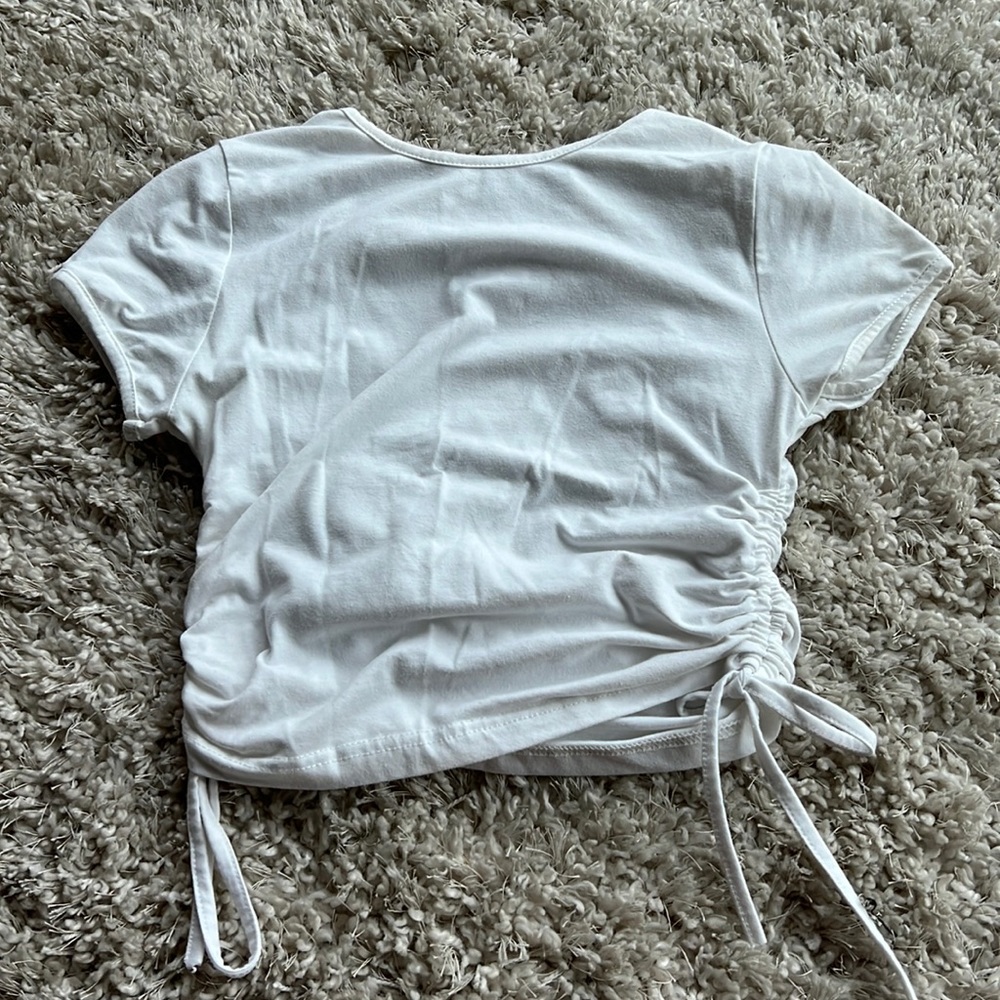 Princess Polly t-shirt! Size 4.